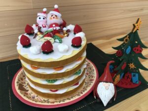 手芸で作ったクリスマスケーキ